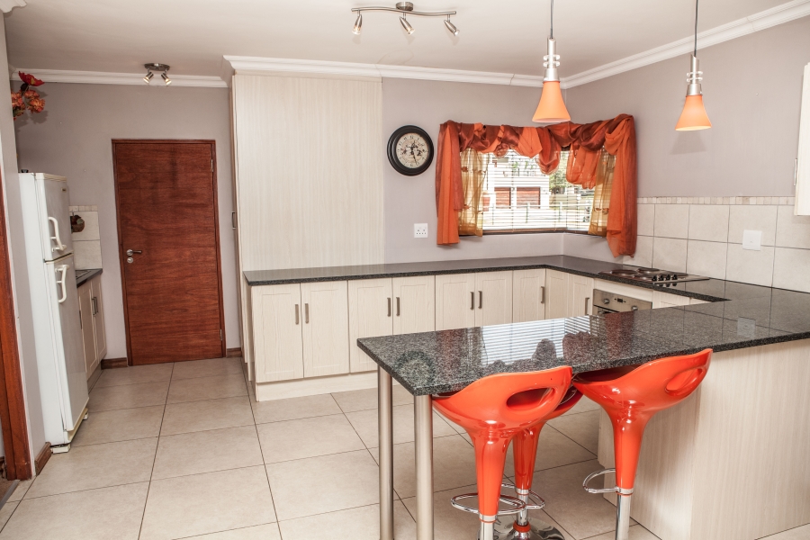 5 Bedroom Property for Sale in The Coves North West